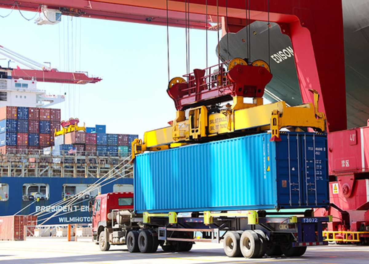 चीन में मुक्त व्यापार परीक्षण क्षेत्रों का तेज विकास चीन में मुक्त व्यापार परीक्षण क्षेत्रों का तेज विकास